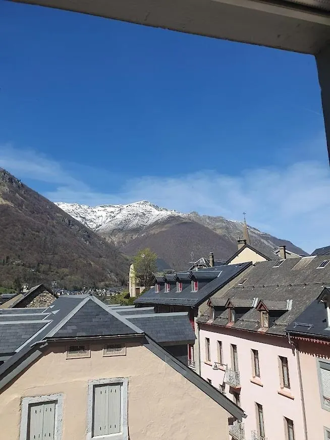 Appartement De Plus De 25M² Pour 4 A 6 Personnes. Cauterets